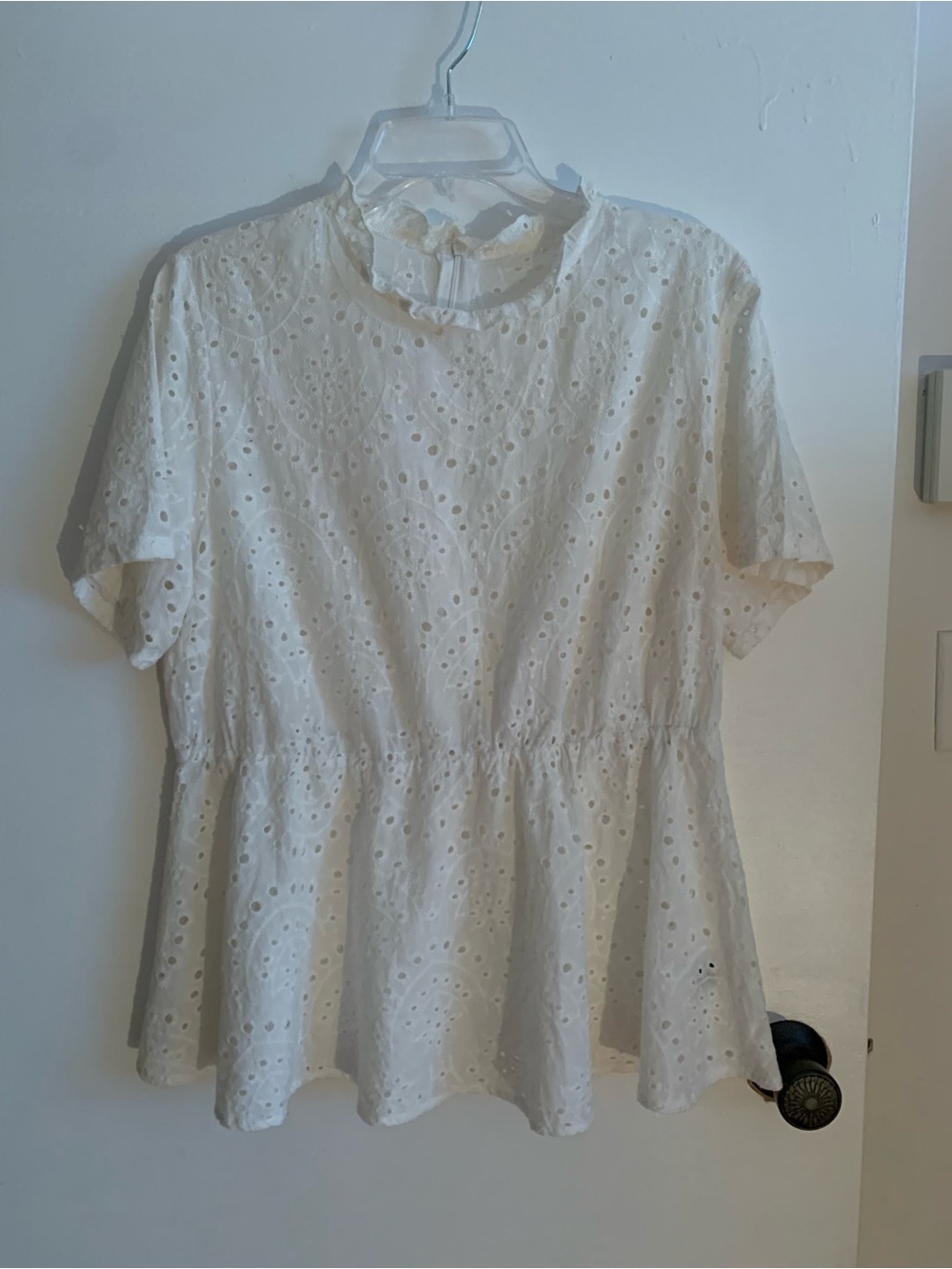 Yoins , Women's White Eyelet Peplum short sleeve blouse / Top 2XL